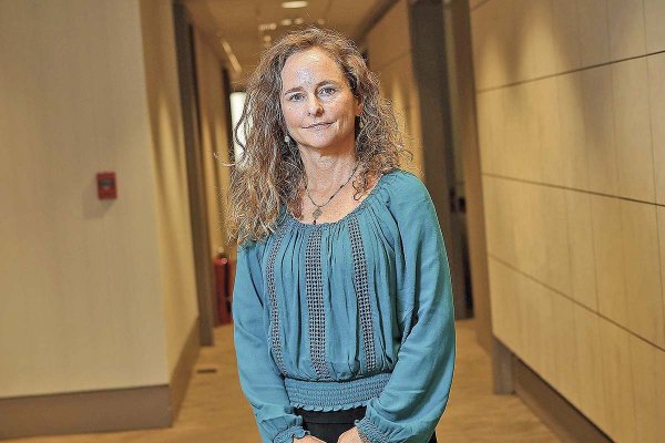<p>Andrea Tokman y su análisis post IPoM: “El repunte en consumo e inversión está sostenido por fundamentos débiles y el IPC subyacente continúa lejos del nivel razonable”</p>