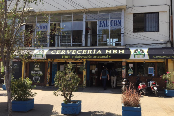 <p>Empresa que se autodenominó pionera en vender cervezas artesanales en Chile se va a quiebra</p>