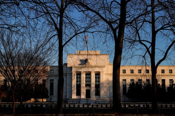 <p>¿25 o 50 puntos? ¿Qué pasará en diciembre? El debate que se abre entre los analistas de cara al inminente recorte de tasas de la Fed esta semana</p>