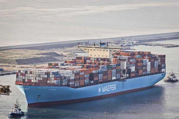 TC declara admisible recurso de exportadoras y decidirá disputa por buque Maersk que varó con cerezas en alta mar