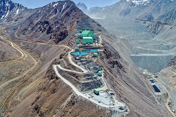 <p>Anglo American y Codelco firman acuerdo definitivo para desarrollar plan minero conjunto en Andina-Los Bronces</p>