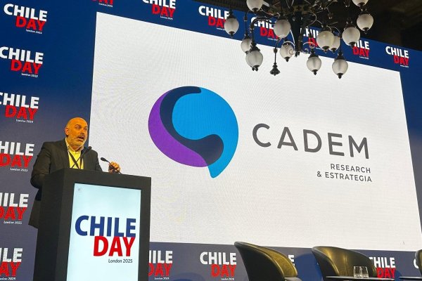 <p>Roberto Izikson, socio de Cadem, sobre las elecciones: “Quedan 8 semanas y avanzará quien le quite votos a otro”</p>