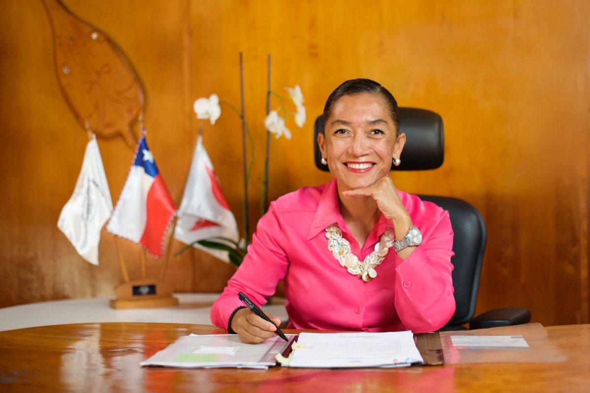 <p>Elizabeth Arévalo Pakarati, alcaldesa Rapa Nui: “Uno hubiese esperado una visita (de Boric). Los mandatarios anteriores siempre vinieron”</p>