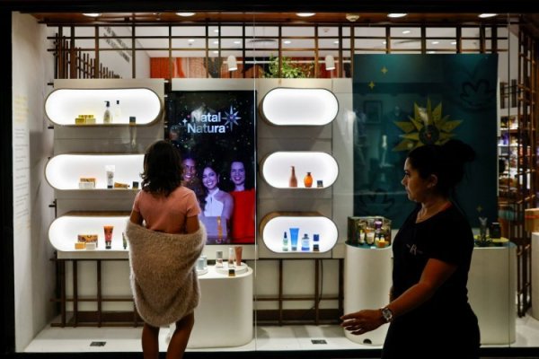 <p>Brasileña Natura llega a acuerdo para vender Avon International</p>