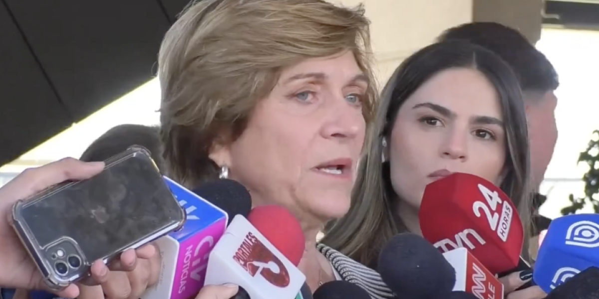 <p>Ahora en DF | Matthei asegura que está a favor del levantamiento del secreto bancario, pero con autorización de un juez</p>