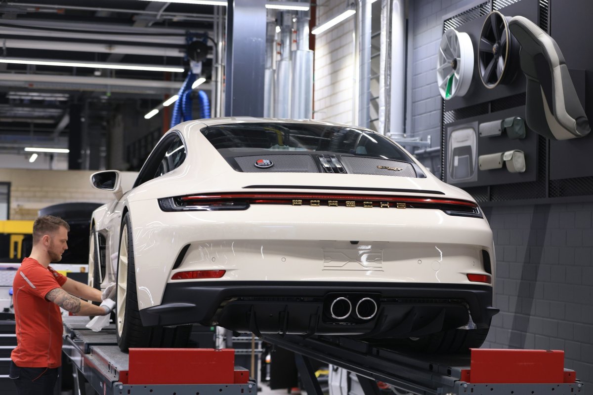 <p>EEUU reduce los aranceles a la importación de autos europeos de 25% a 15% y alivia las tensiones con la UE</p>