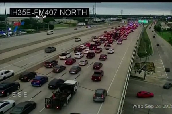 <p>Ahora en DF | Las imágenes que dejó el tiroteo en el centro de ICE en Dallas</p>