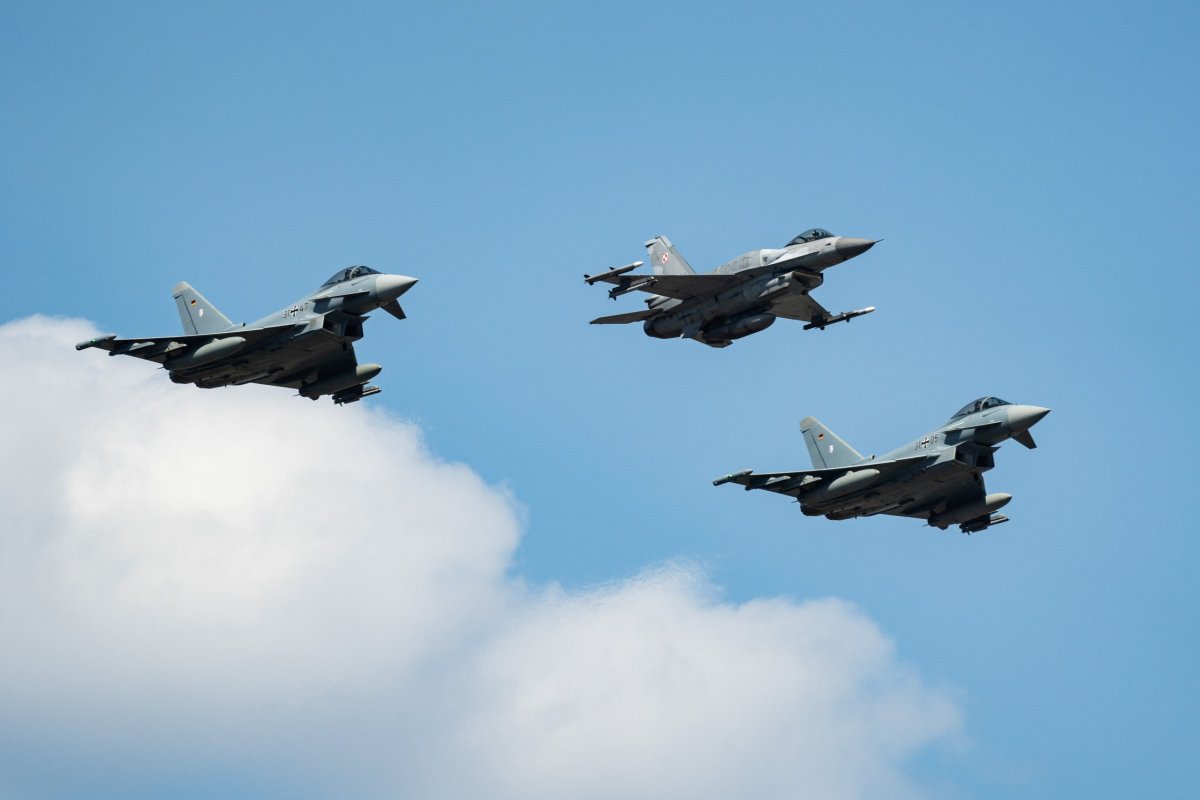 <p>Europa advierte a Moscú que derribará aviones rusos si se repiten las incursiones en su espacio aéreo</p>