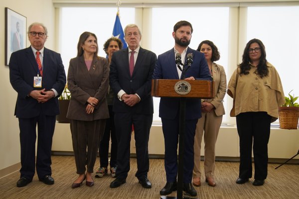 <p>Boric califica de “ignorancia o mala fe” las críticas a la nominación de Bachelet para el máximo cargo de la ONU</p>