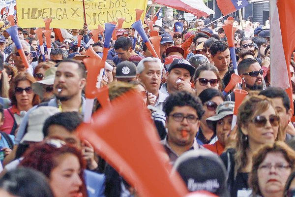 Gobierno prohíbe el derecho a huelga en 73 empresas y, por primera vez, de forma parcial en cuatro compañías