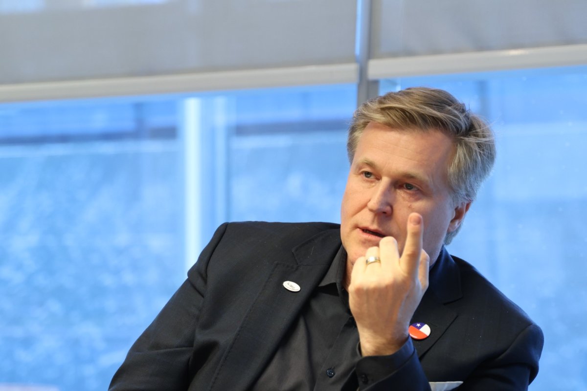 <p>Holger Paulmann, en clave Enade: “A este país le conviene que el impuesto a la herencia sea cero para que los millonarios de otros países del mundo se quieran venir a vivir acá a Chile”</p>