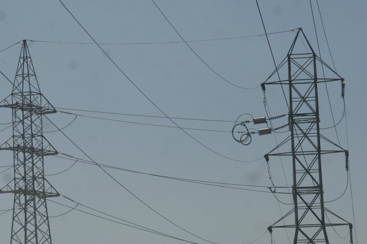 <p>Coordinador Eléctrico limita operación de 17 pequeñas centrales de generación solares por "perturbaciones en la red"</p>
