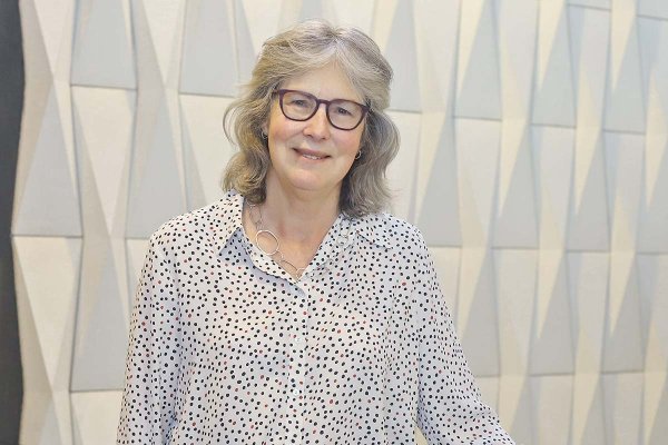 <p>Lorraine Dardean participará este martes de un evento en el CEP. Foto: Verónica Ortíz</p>