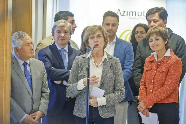 <p>La candidata Evelyn Matthei denunció nuevas deudas, ahora que afectan al sector salud. Fotos: Aton</p>