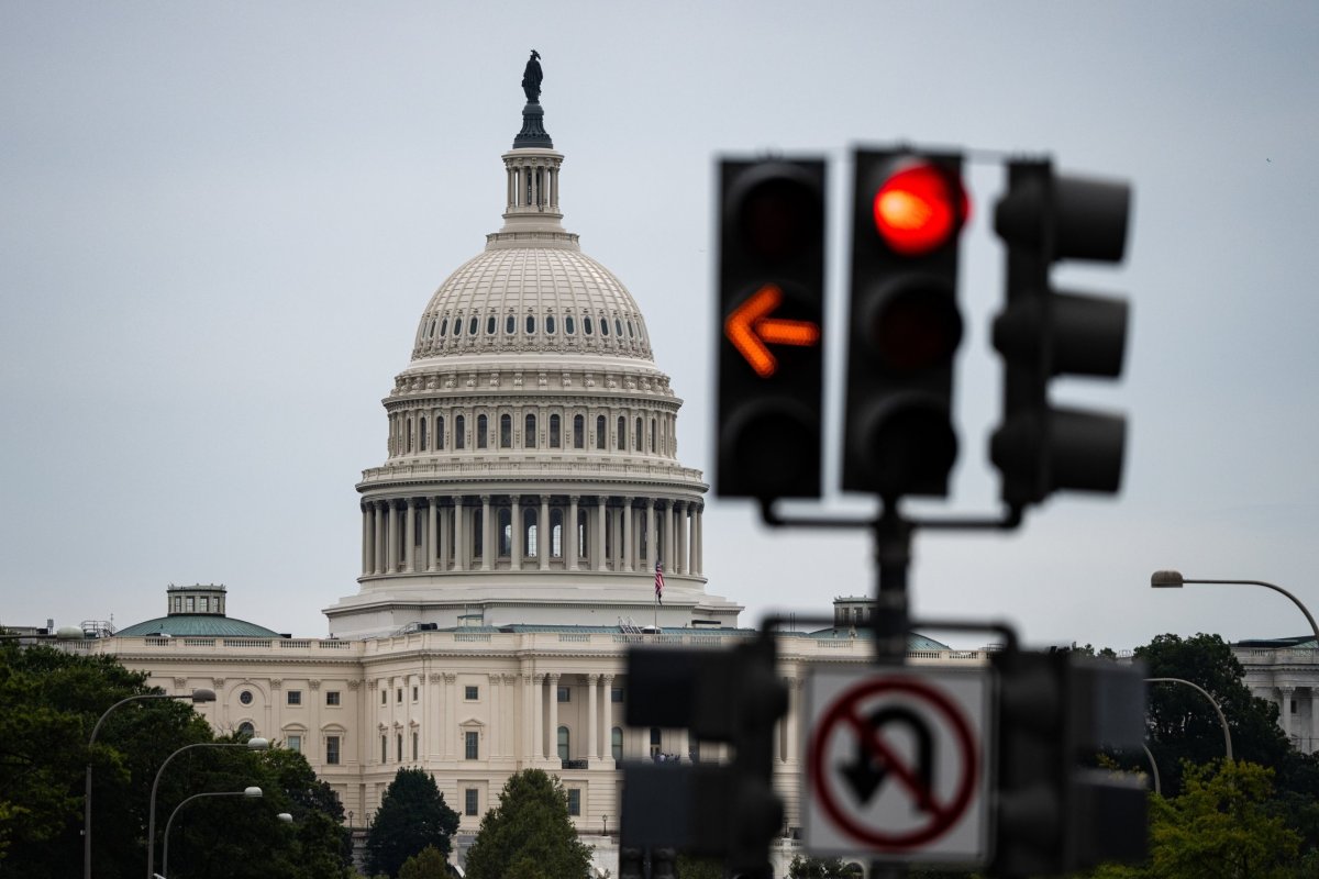<p>Trump amenaza con "un montón" de despidos a medida que se acerca la fecha límite para el cierre del gobierno en EEUU</p>