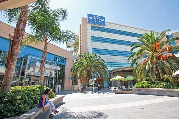 <p>Cencosud tras denuncia de despidos masivos: “Estas decisiones forman parte de la transformación necesaria”</p>
