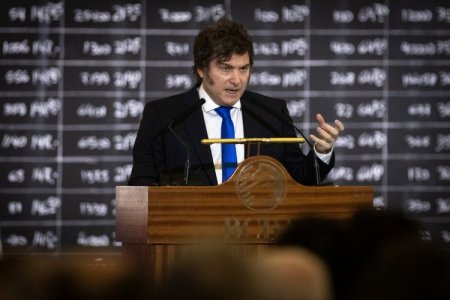 <p>Pesos, acciones y bonos argentinos sufren en medio de preocupaciones por rescate de EEUU</p>