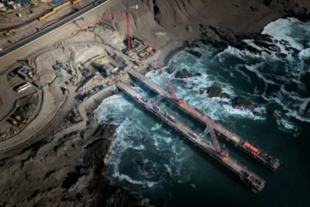 <p>Grupo Techint desarrolla megaproyecto para abastecer de agua a las mineras de Chile y ya capta la atención en Argentina</p>