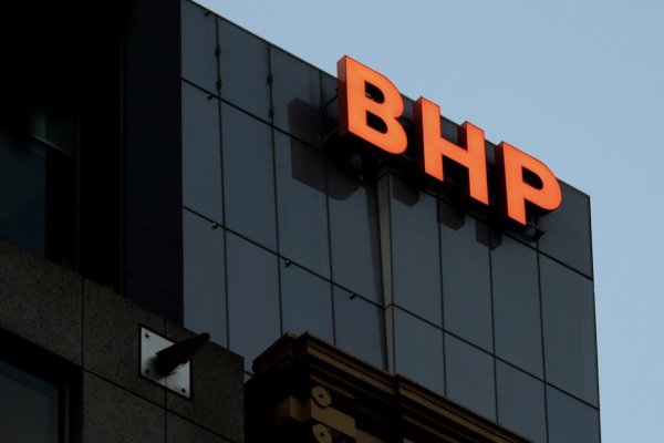 <p>Firma chilena que gestionaba compras locales de BHP se lanza contra la gigante australiana e inicia arbitraje acusando incumplimientos contractuales</p>