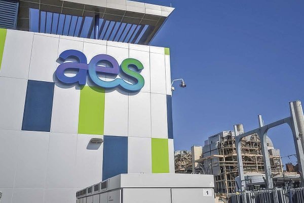 <p>Firma ligada a BlackRock está cerca de acordar la compra de AES por US$ 38 mil millones en una de las mayores adquisiciones en la historia del sector</p>