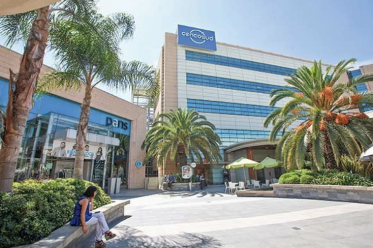 <p>Cencosud tras denuncia de despidos masivos: “Estas decisiones forman parte de la transformación necesaria”</p>