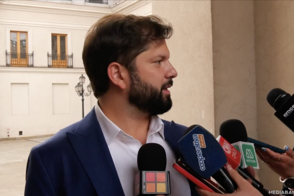 <p>Ahora en DF | Boric responde a Kast: "Discutir sobre las políticas públicas en Chile no es cobarde, es democrático”</p>