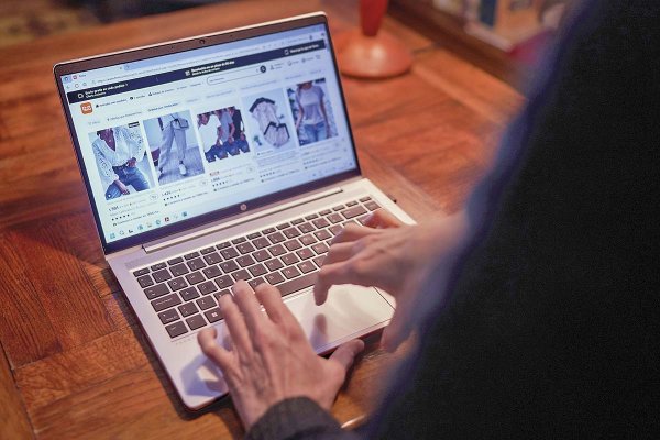 <p>Parte el cobro de IVA a compras en el exterior por hasta US$ 500: AliExpress, Amazon y Shein figuran entre las plataformas inscritas ante el SII</p>
