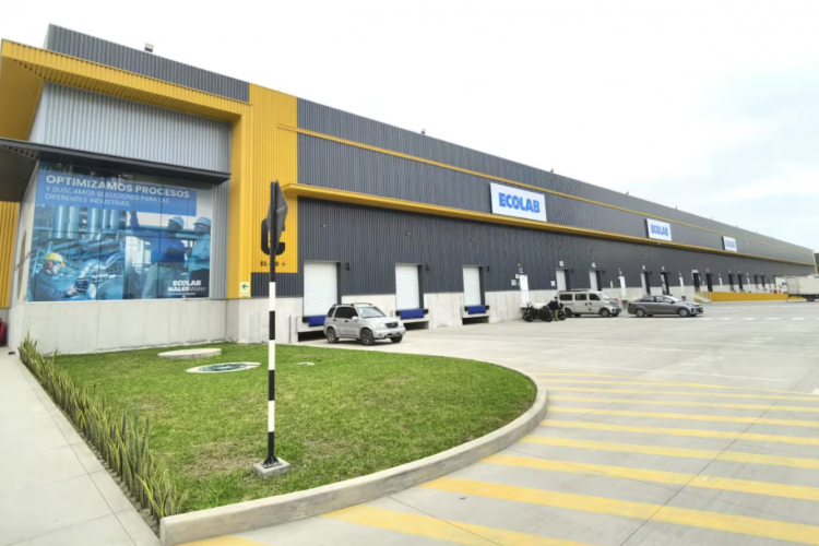 <p>Con inversión de US$ 5,5 millones, Ecolab inaugura su primera planta con enfoque sostenible en Perú</p>