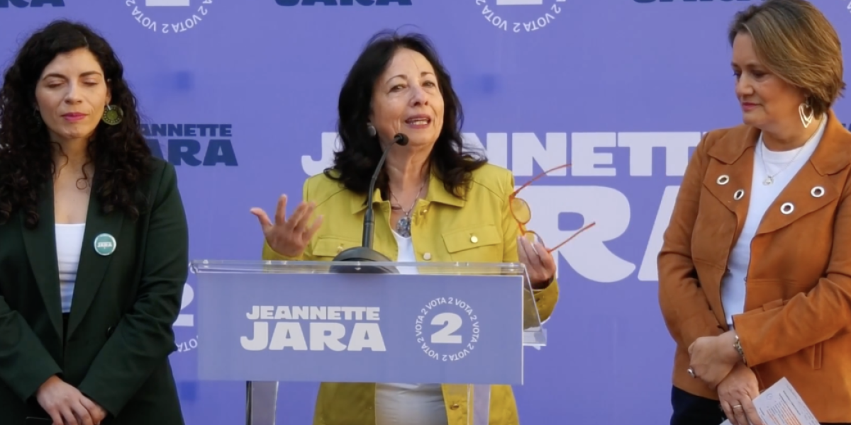 <p>Ahora en DF | Jara ingresa anexo del programa “Un Chile que cumple”: voceras del comando de campaña entregan detalles</p>