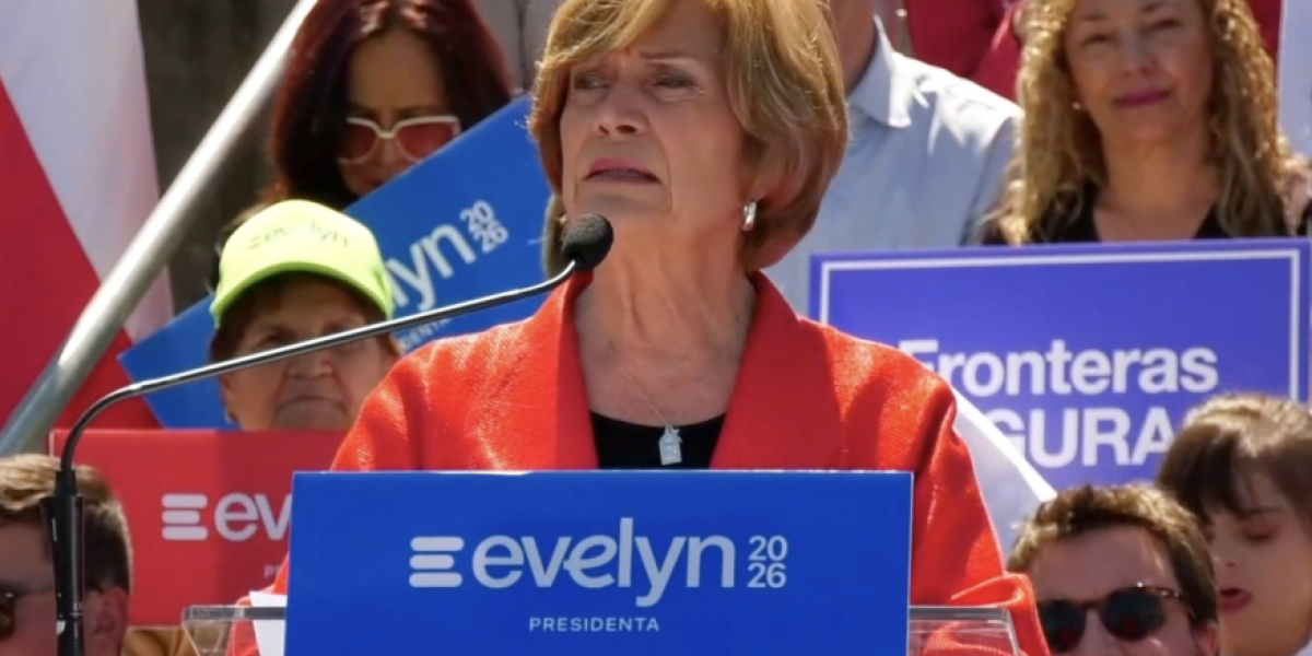 <p>Ahora en DF | Evelyn Matthei presenta propuestas para los primeros 100 días de gobierno en caso de llegar a La Moneda</p>