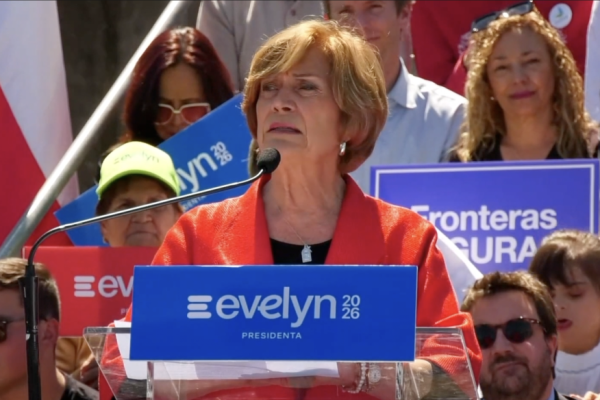 <p>Ahora en DF | Evelyn Matthei presenta propuestas para los primeros 100 días de gobierno en caso de llegar a La Moneda</p>