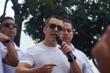 <p>"Intento de asesinato": Ecuador detiene a cinco personas tras ataque a vehículo del Presidente Daniel Noboa</p>