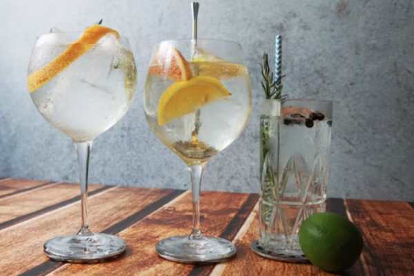 <p>Crisis del alcohol en Brasil: Mercado Libre restringe venta de bebidas destiladas por casos de intoxicación</p>