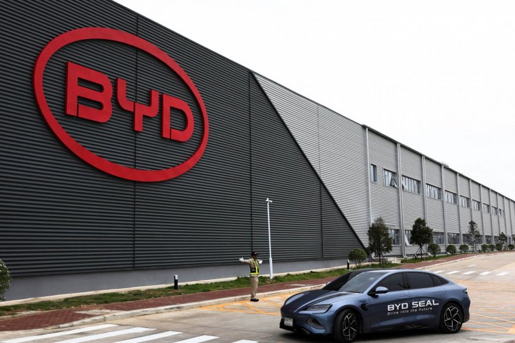 <p>BYD amplía su presencia en Sudamérica con el lanzamiento de vehículos eléctricos en Argentina</p>