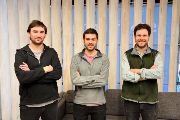 Juan Pablo Corral, Vicente Opaso y Sebastián Salas, fundadores de 2IT.
