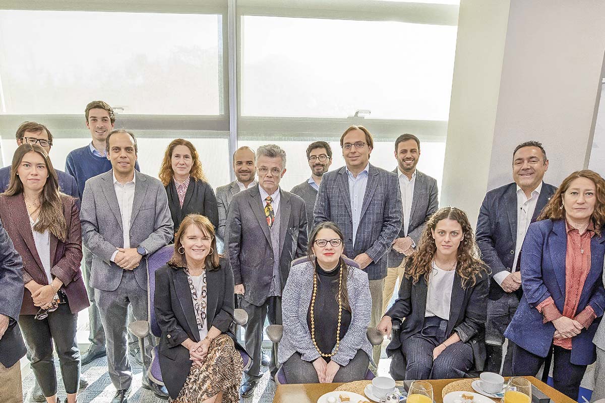 <p>La cumbre que reunió a economistas con la Dipres para abordar dudas por el Presupuesto</p>
