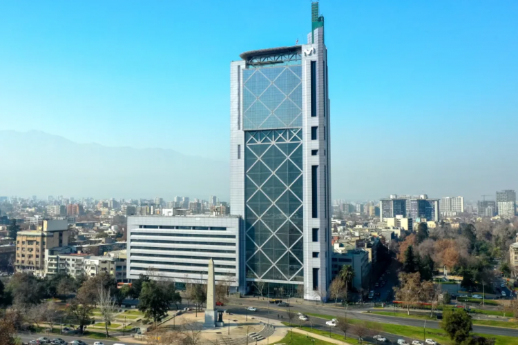 <p>Telefónica Chile admite que ha "recibido diversas manifestaciones de interés no vinculantes" por la empresa</p>