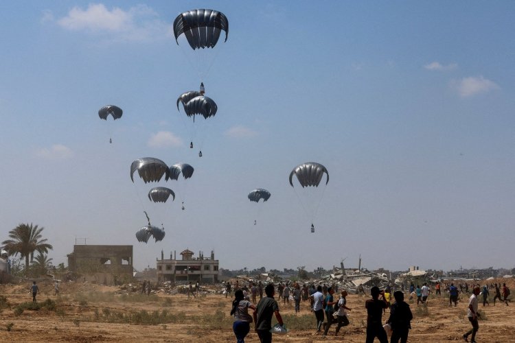 <p>Hamás declara fin de la guerra en Gaza tras garantías de EEUU y negociadores, mientras Trump anuncia viaje a Israel para recibir a rehenes</p>