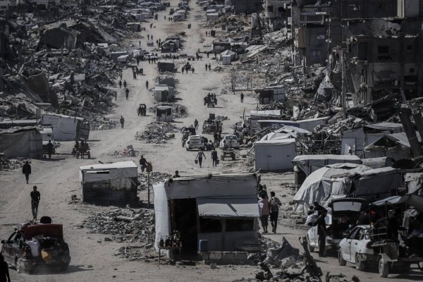 <p>Israel afirma que el alto el fuego en Gaza ya está en vigor tras el acuerdo con Hamás para la devolución de los rehenes</p>