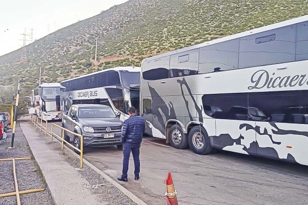 Minera del grupo Luksic y sindicato en intensas negociaciones para evitar inédita huelga en Los Pelambres