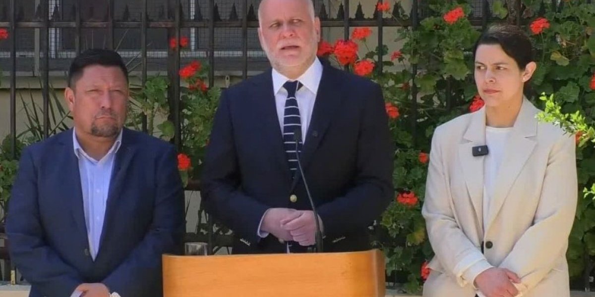 <p>Ahora en DF | Ministro Elizalde responde a Matthei por críticas a reforma para extender la presencia militar en la frontera</p>