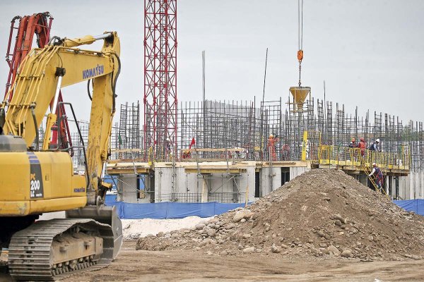 Acciones de construcción, energía y bancos: las más beneficiadas con un retorno de la derecha a La Moneda