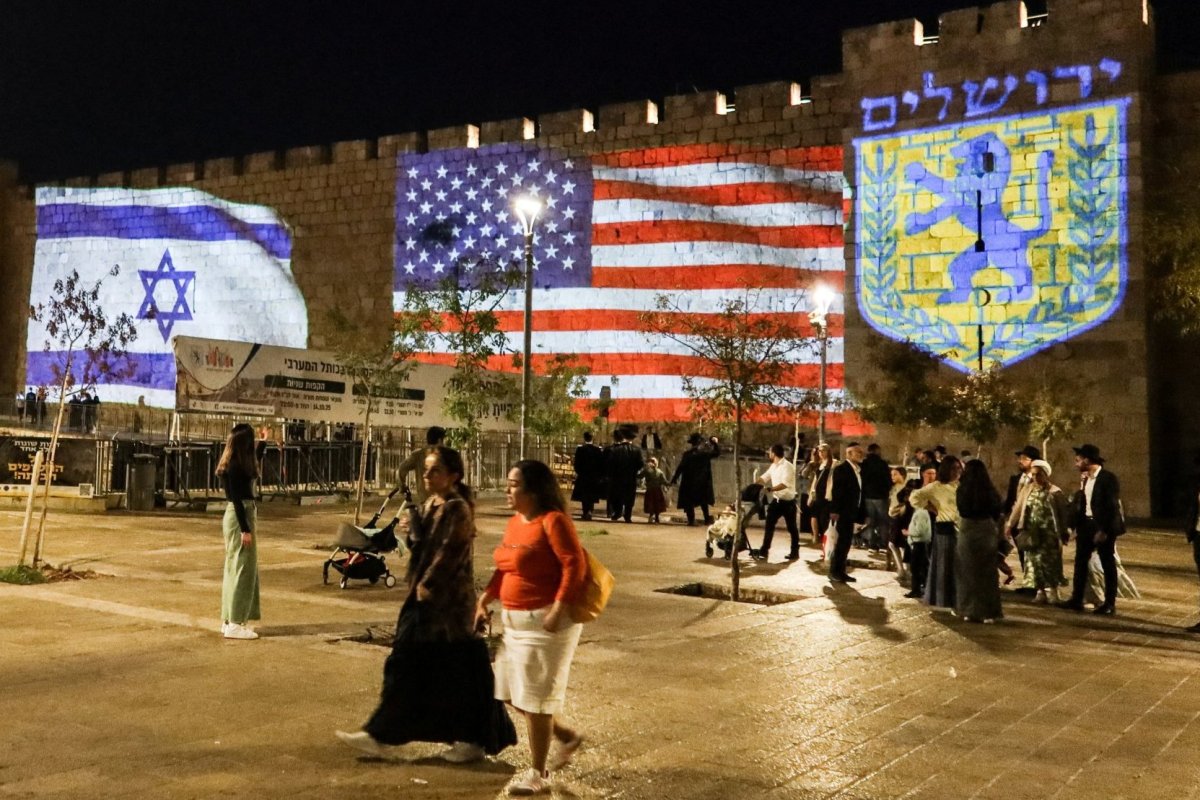 <p>A dos años del inicio de la guerra se logra la paz en Gaza: tras respaldo de Hamás, gabinete de Netanyahu aprueba el plan del presidente Trump</p>