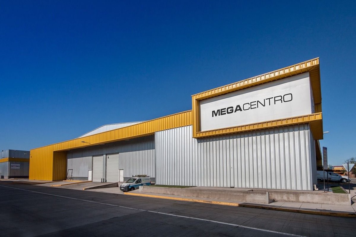 <p>Megacentro completa tercera colocación de bono en 14 meses con su menor spread histórico en el mercado local</p>