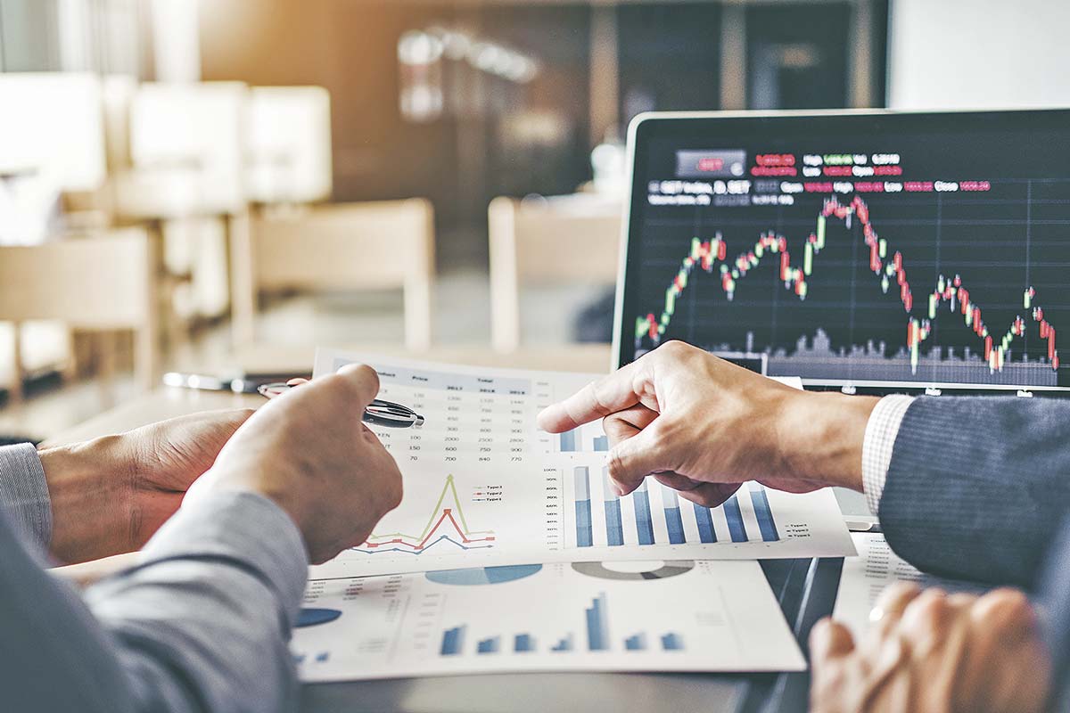 <p>Altos patrimonios chilenos se globalizan: fondos semilíquidos y ETF redibujan el mapa de inversión</p>