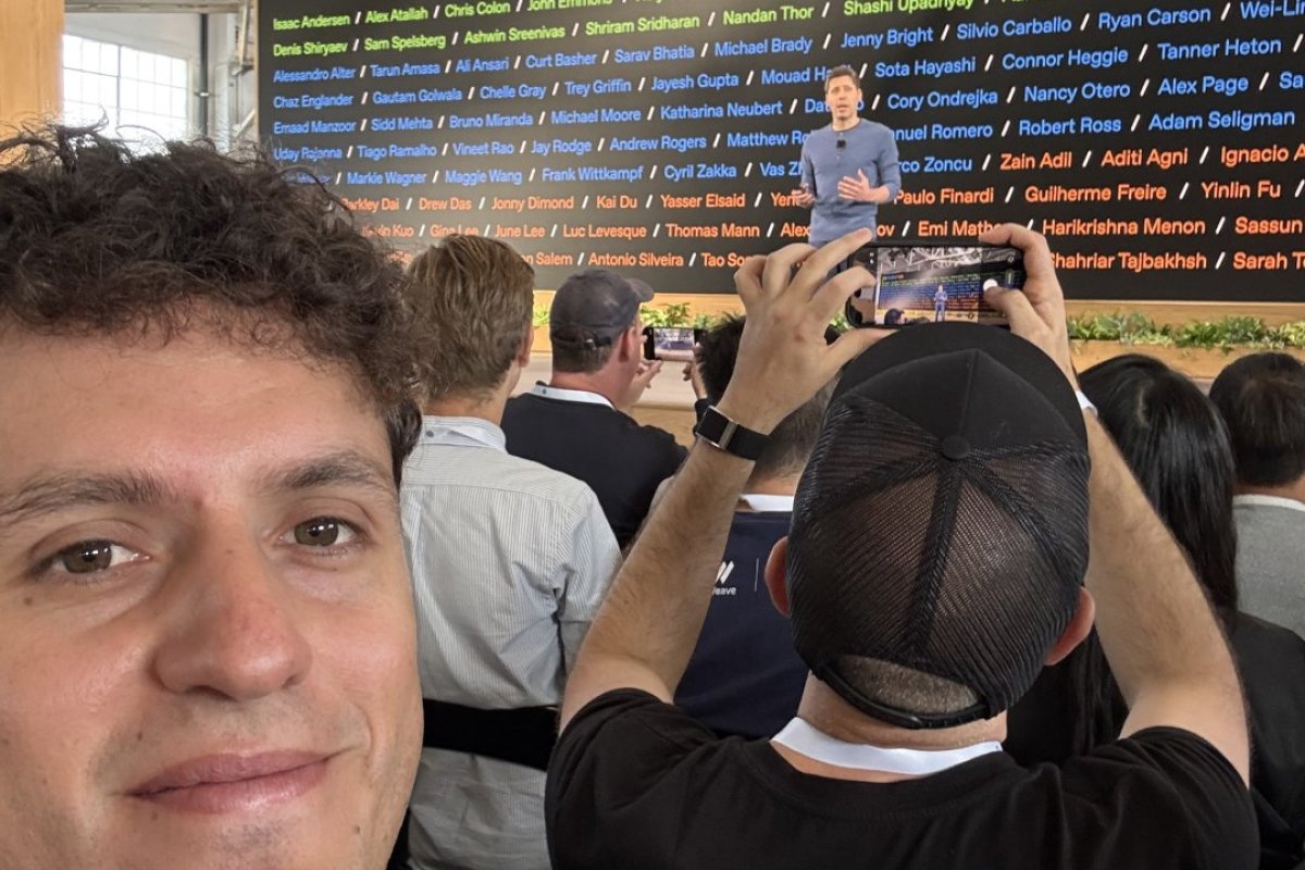 <p>800 millones de usuarios y un chileno de testigo: así fue el DevDay 2025 de OpenAI</p>