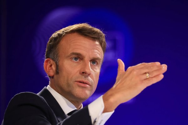 <p>Macron nombra a gabinete en un nuevo intento por calmar la crisis política en Francia</p>