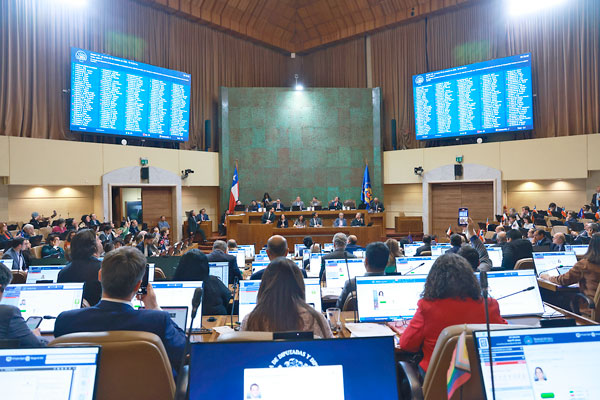 “Desorden fiscal y cifras maquilladas”: la dura minuta de RN por el Presupuesto