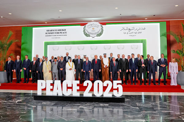 <p>Casi tres decenas de líderes de Europa y Medio Oriente asistieron a la cumbre en Egipto, presencia que Trump destacó como un respaldo al alto al fuego y la paz en Medio Oriente. Fotos: Reuters</p>