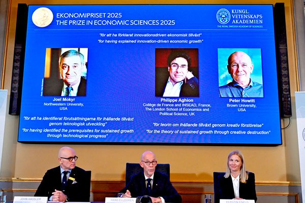 Economistas chilenos celebran el rol de los nuevos Nobel en identificar el aporte de la innovación al PIB